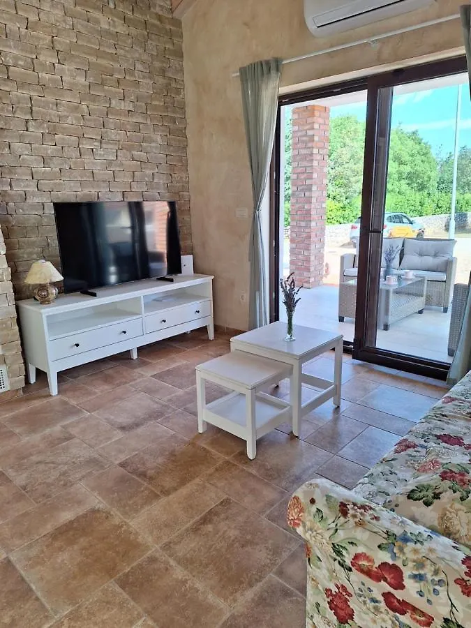Holiday home Holiday House Divna Pinezici