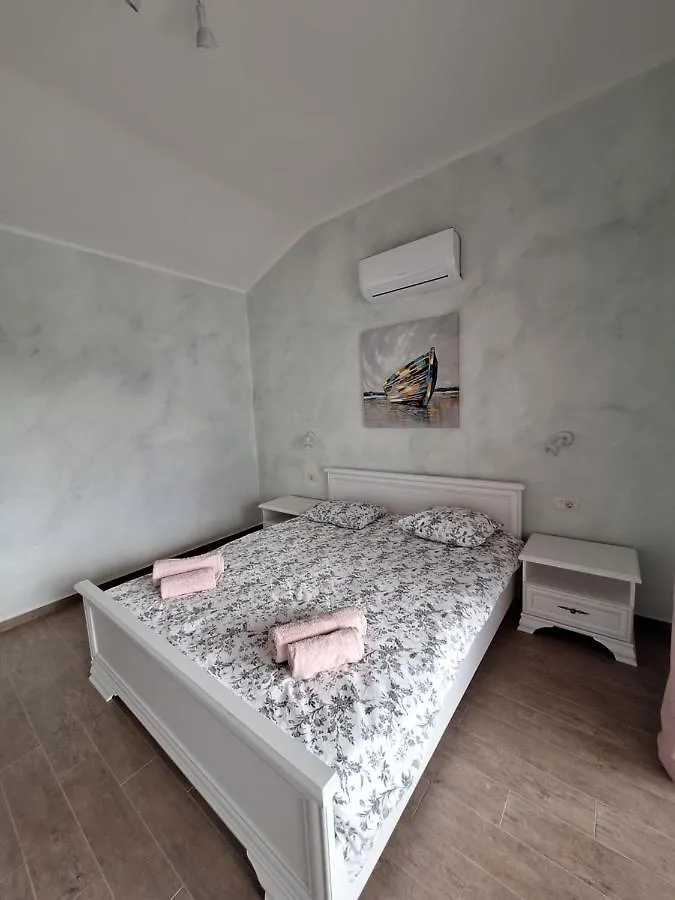Holiday home Holiday House Divna Pinezici