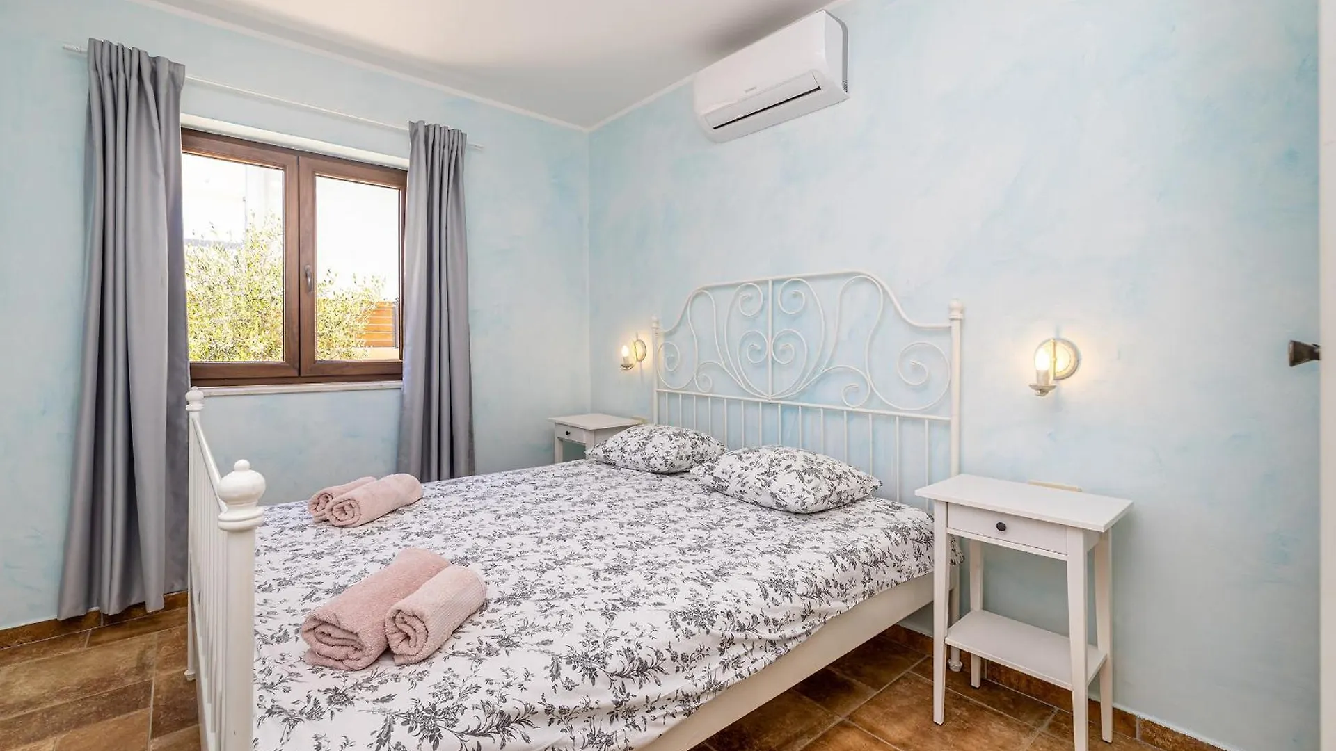 Holiday House Divna Pinezici  0*, Pinezici (Krk)