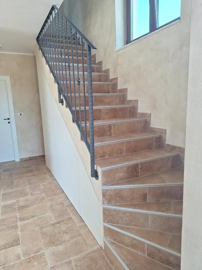 Holiday House Divna Pinezići 0*,  Croazia